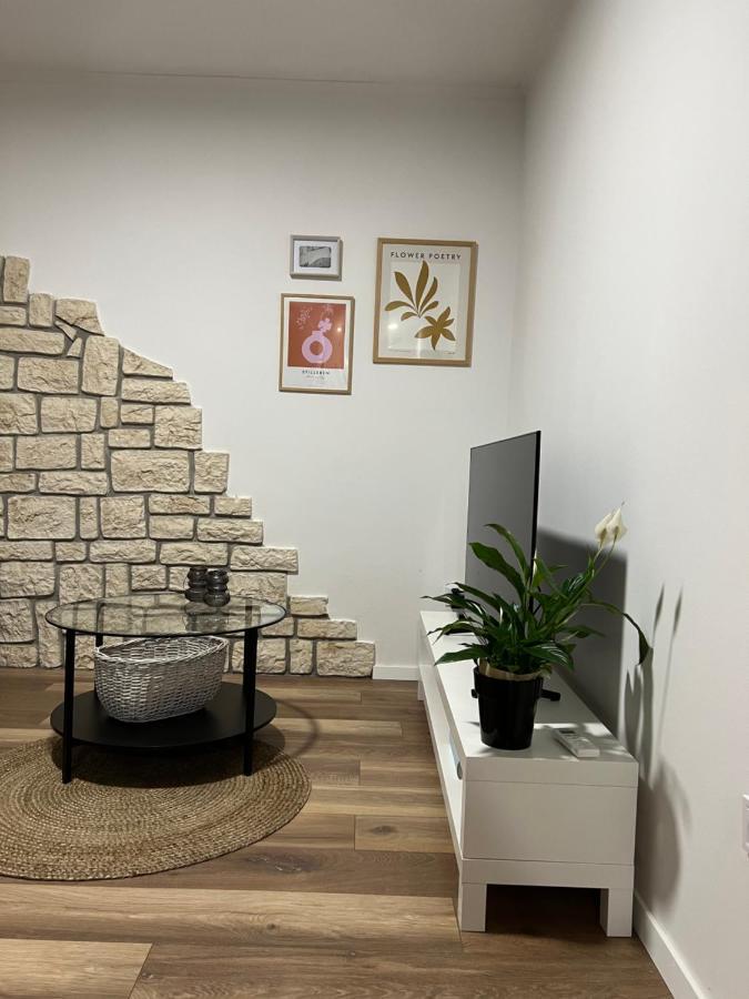 Cinderella Apartment With Free Parking بولا المظهر الخارجي الصورة